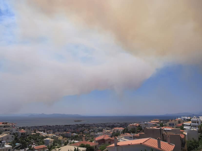 Wildfire in Greece: Over 250 tourists evacuated from holiday resorts