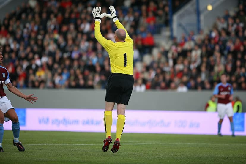 Foto de arquivo: Aston Villa vs Arsenal: Antevisões e Atualizações do Jogo da Premier League