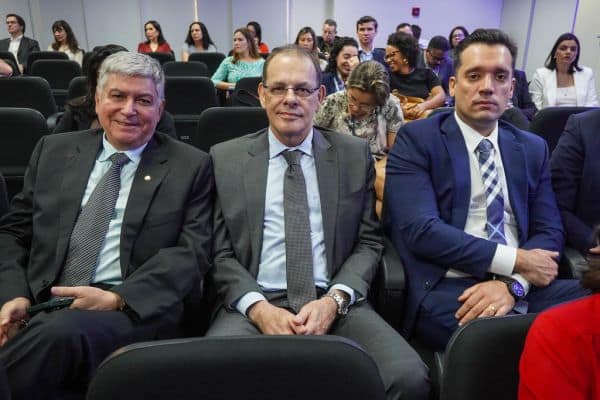 Foto d'archivio: I voli commerciali nell'Unione Europea aumentano quasi del 4% entro il 2025