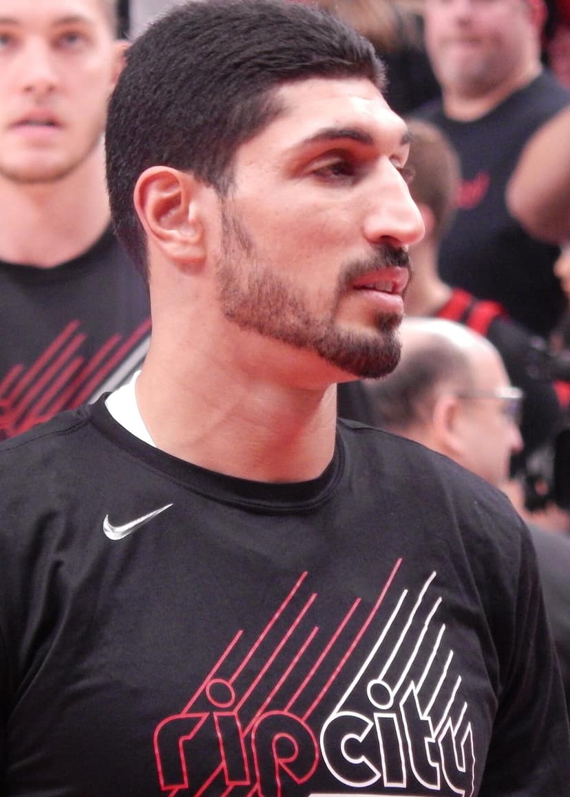 Foto de archivo: Enes Kanter Freedom expulsado de partido de la WNBA tras confrontación con Natasha Cloud