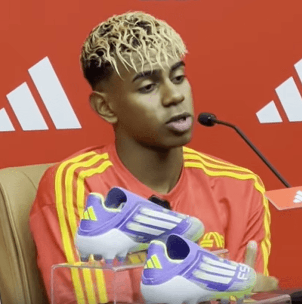 Archivbild: Lamine Yamal positioniert sich als Ballon d'Or-Kandidat gegen Mbappé