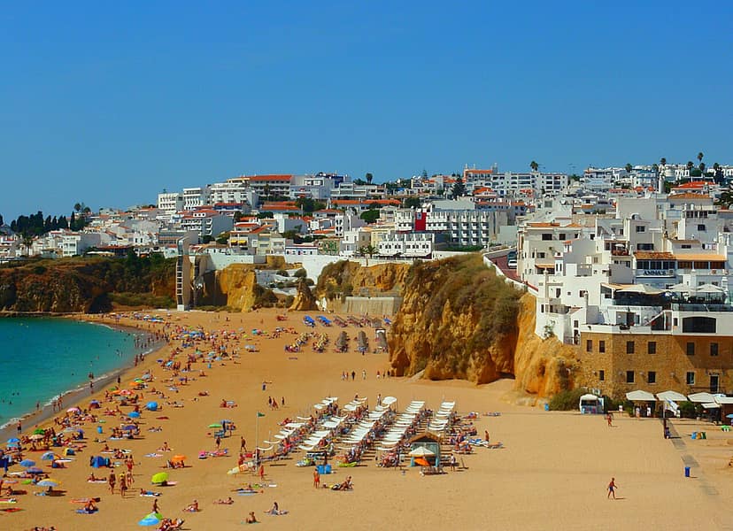 Le PSD propose un nouveau modèle touristique pour Albufeira après un accident