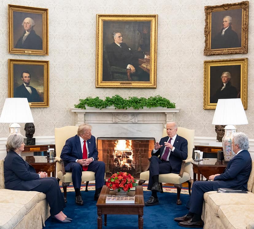 British PM exchanges messages with fake Trump advisor
