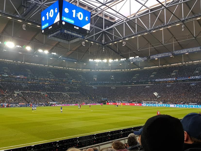 Foto d'archivio: Schalke 04 affronta il Bayern Monaco in Bundesliga