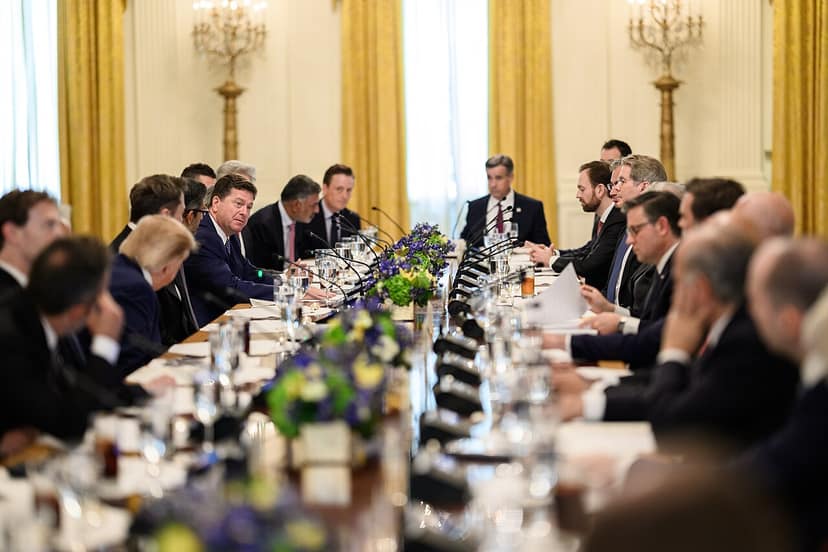 Trump renombra la IA como 'superinteligencia' en orden ejecutiva