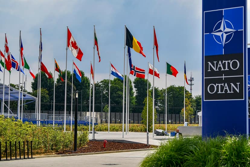 Trump levado secretamente após cúpula da NATO devido a ameaça iraniana