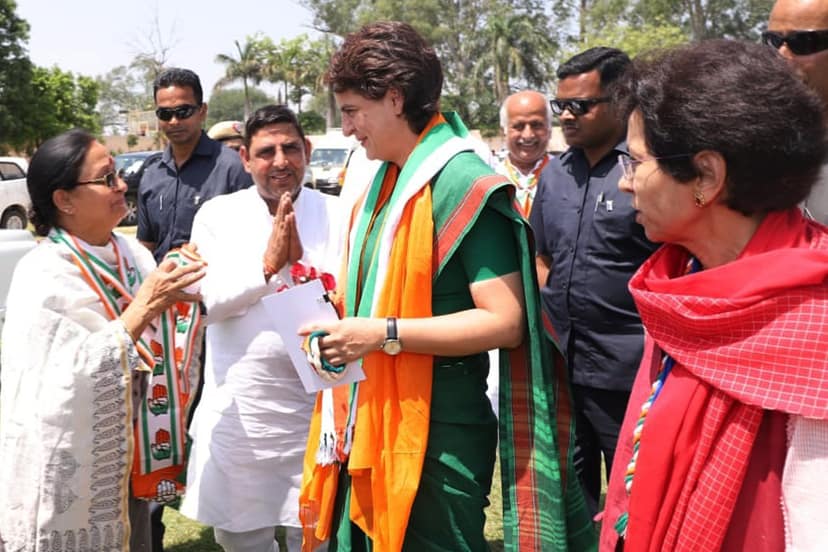 Archive photo: Rahul and Priyanka Gandhi Express Pride in Sonia's Upcoming Memoir