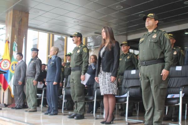 David Vélez doneert miljoenen voor slachtoffers van de aardbeving in Colombia