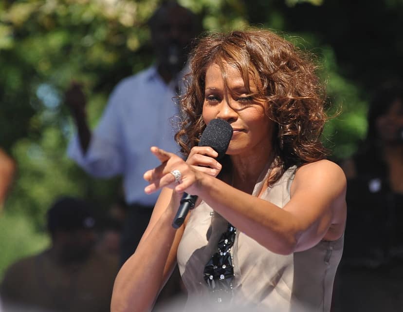 Mattel apresenta boneca Barbie inspirada em Whitney Houston