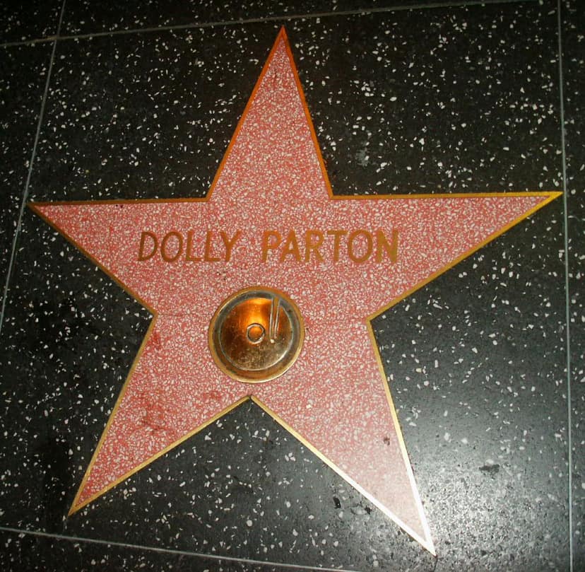 El estrella de Dolly Parton en el Paseo de la Fama de Hollywood será reparada