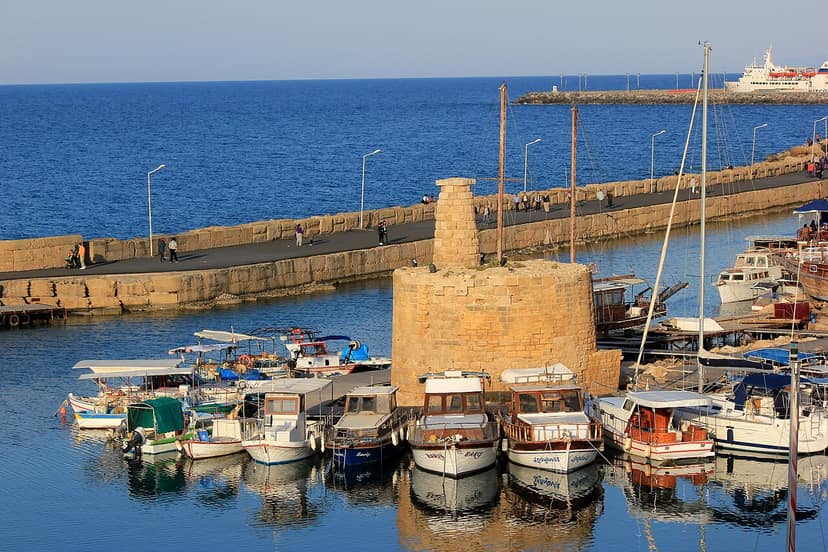 Photo d'archive: Ferry échoue au large de Chypre : 8 morts et 23 disparus depuis dimanche