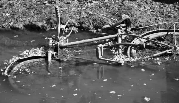 Photo d'archive: Niveau bas de l'eau dans le Danube révèle des restes de la Seconde Guerre mondiale et entraîne l'arrêt d'une centrale