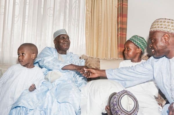 El APC establece un consejo de campaña para la reelección de Tinubu en 2027