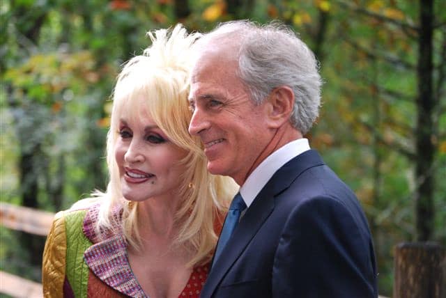 Foto de archivo: Dolly Parton, leyenda de la música, muere a los 80 años