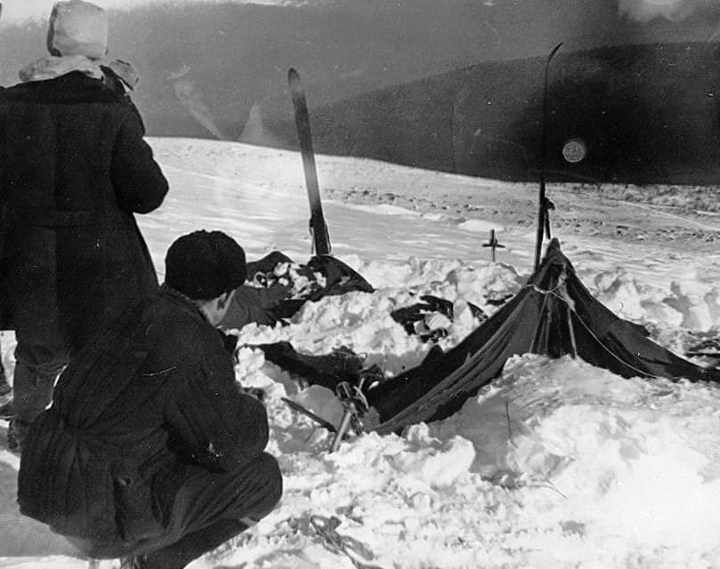 Photo d'archive: Onze alpinistes meurent dans une avalanche dans le Caucase russe, six disparus