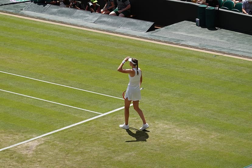 Elena Rybakina Retires During Cincinnati Quarter-Final Against Swiatek
