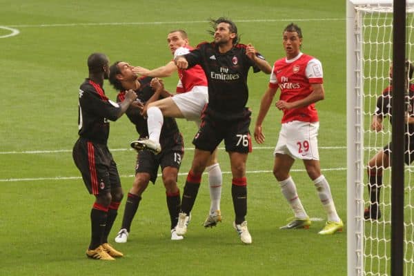 Photo d'archive: Clarence Seedorf nouveau entraîneur des Corinthians et Memphis Depay