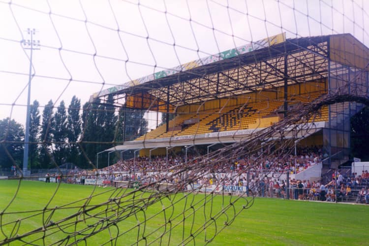 Foto de arquivo: NAC Breda despede treinador Carl Hoefkens após desempenhos decepcionantes