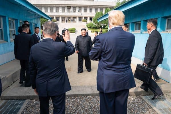 Donald Trump kündigt Treffen mit Kim Jong-un noch vor Jahresende an