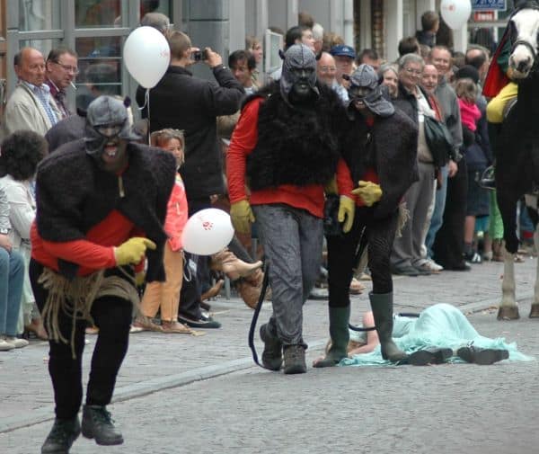 Foto de archivo: Frederique Drappier, víctima de un violento atraco en su propia entrada