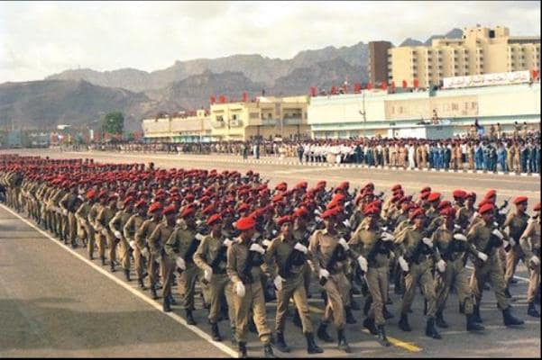 Jemenitische strijdkrachten voeren aanvallen uit op Houthi-doelen te midden van aanhoudend conflict