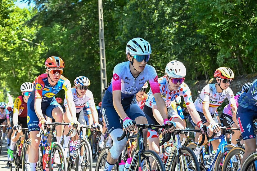 Katarzyna Niewiadoma s'impose au Mont Ventoux et reprend le maillot jaune