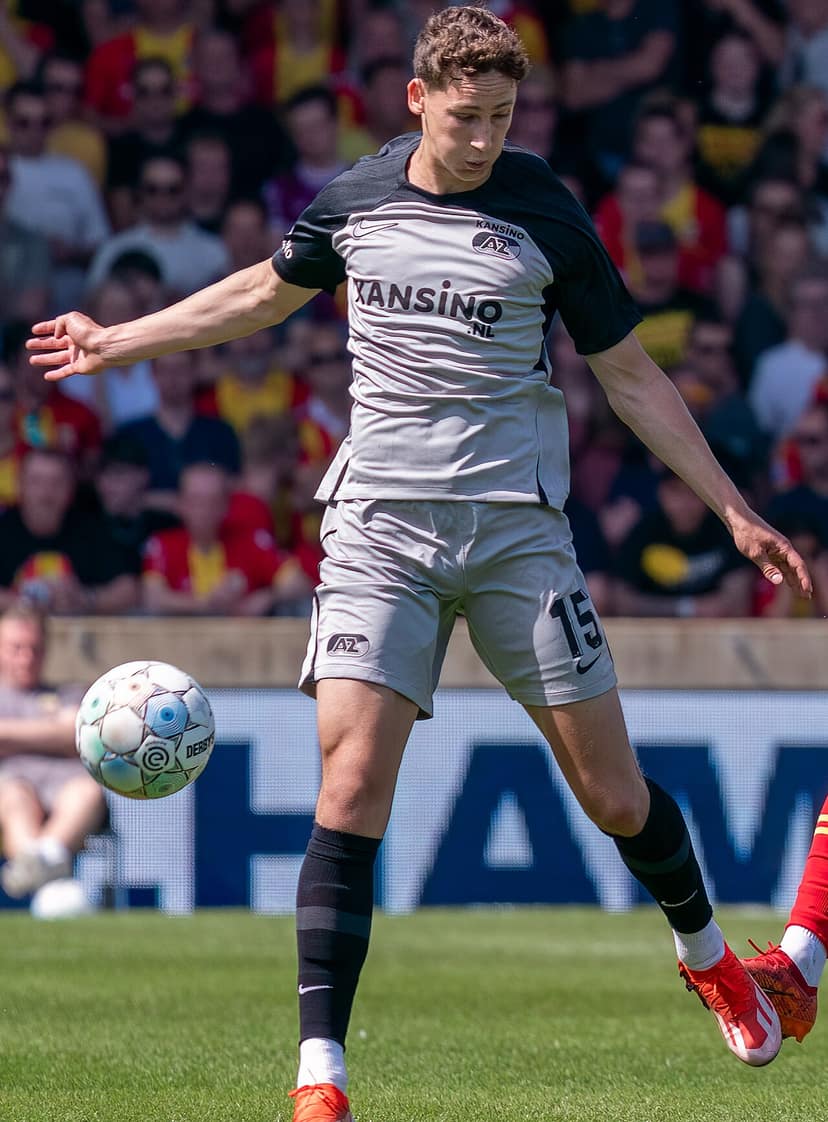 Ruben van Bommel in hot water after brutal foul in Ajax-PSV match