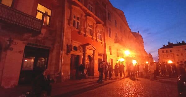Root abolisce il coprifuoco per la squadra di Test dell'Inghilterra