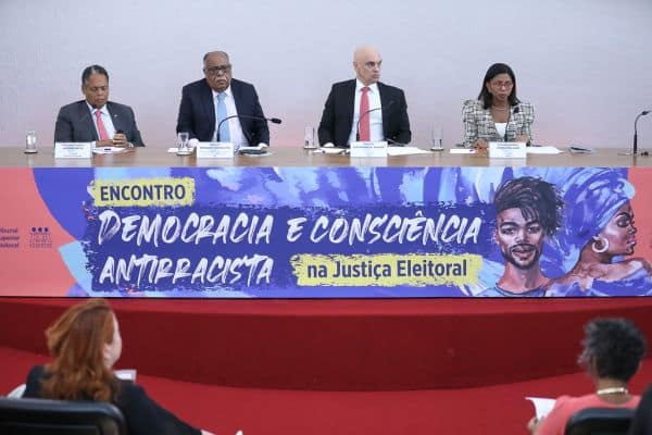 Archieffoto: Campagne voor Flávio Bolsonaro roept controverse en juridische acties op