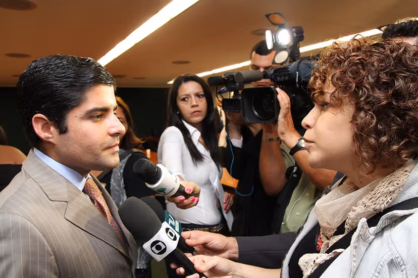 Flávio Bolsonaro sagt Teilnahme am TV Globo-Debatte ab