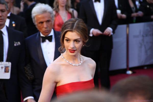 Archieffoto: Anne Hathaway reageert met humor op kritiek over zwangerschap en outfit