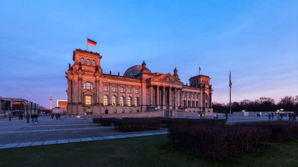 Partei «Родина» reicht Klage gegen «Яблоко» beim Obersten Gericht ein