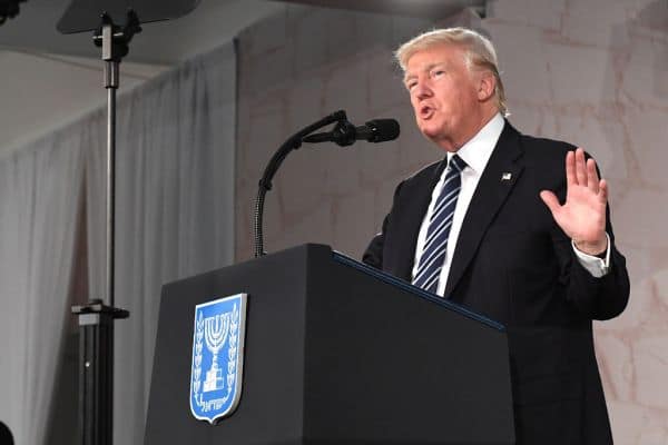 Trump: profilo basso nelle relazioni con l'Iran
