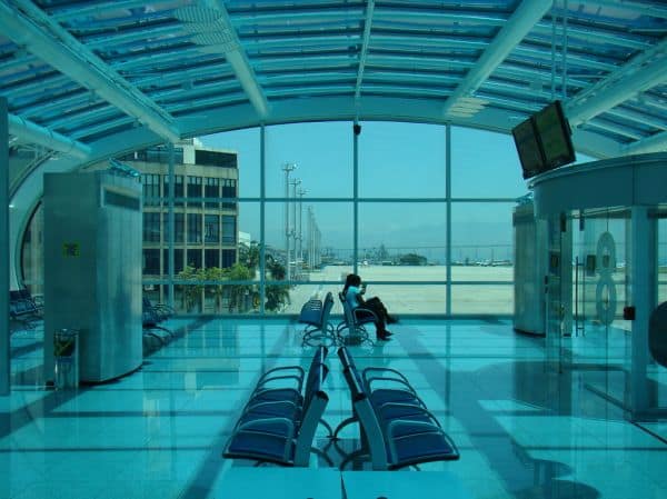 Santos Dumont Airport reopens with canceled flights following accident