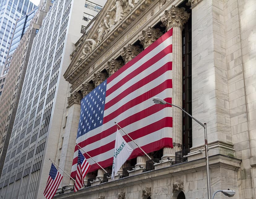 DAX reaches new record high thanks to US job data