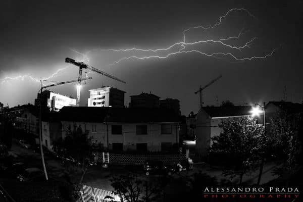 Des orages violents et des éclairs illuminent Rome durant la nuit du 17 août