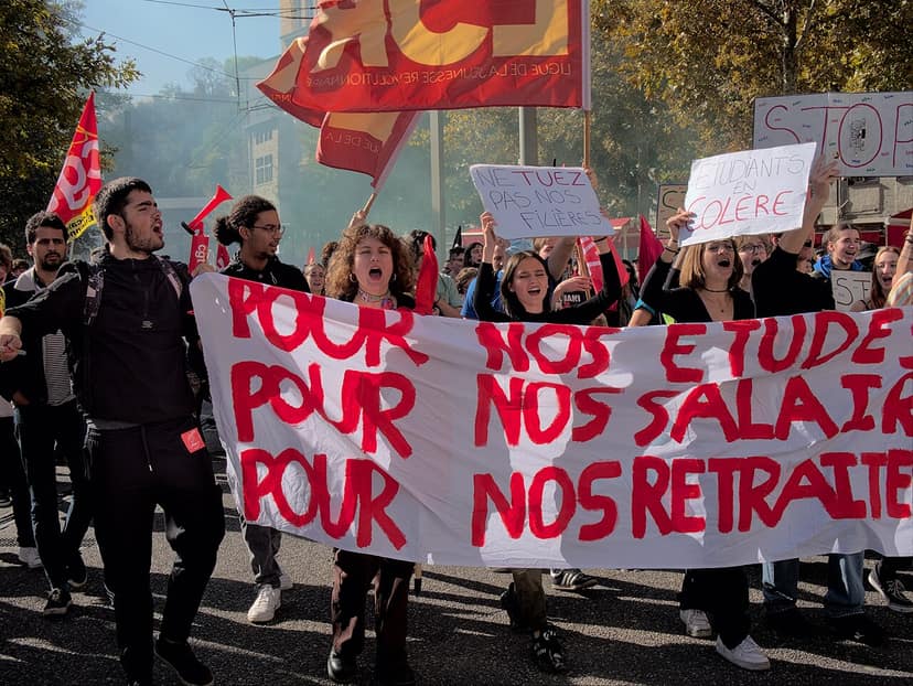Foto de archivo: Protestas estudiantiles en Francia llevan al cierre generalizado de escuelas
