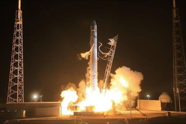NASA divulga imagens da cratera após a colisão do foguete SpaceX na Lua
