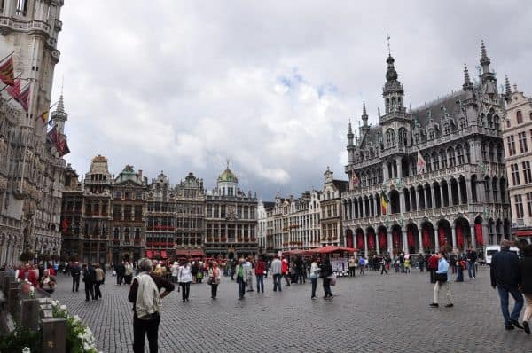 Incendio in Grote Markt a Lier sotto controllo prima del concerto di Bart Peeters