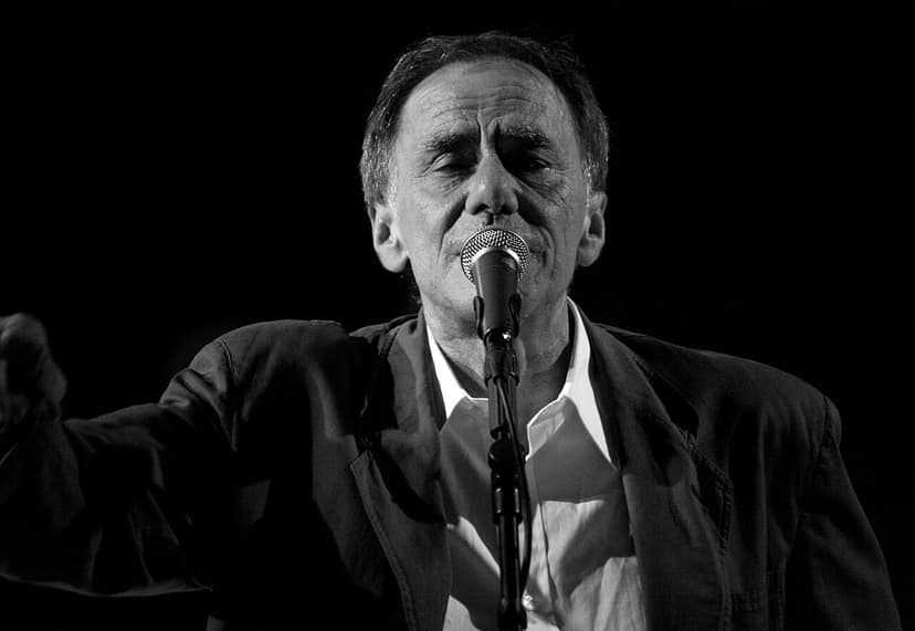Vecchioni rinde homenaje a Guccini en el Premio Tenco
