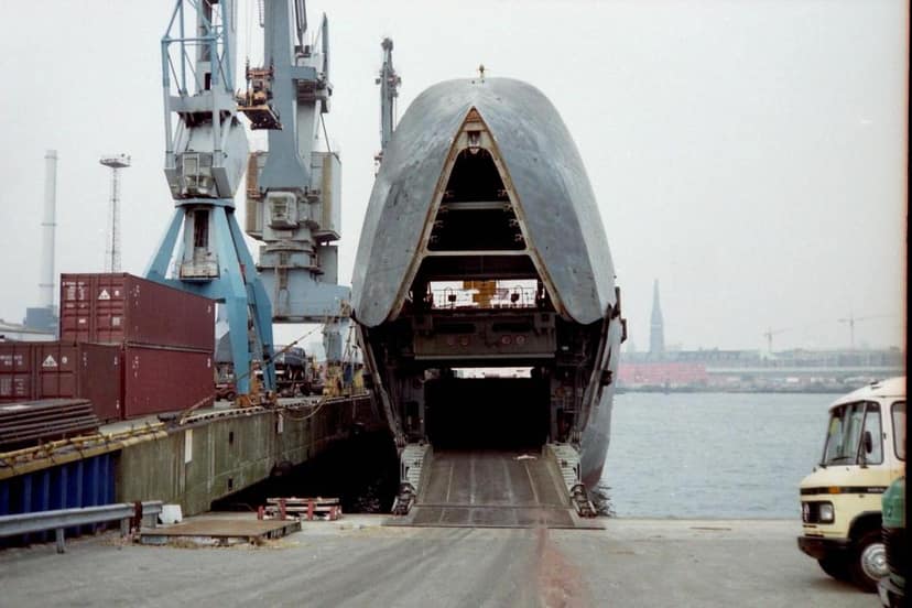 Foto d'archivio: Frachter affonda dopo collisione davanti a Istanbul – dieci marinai dispersi