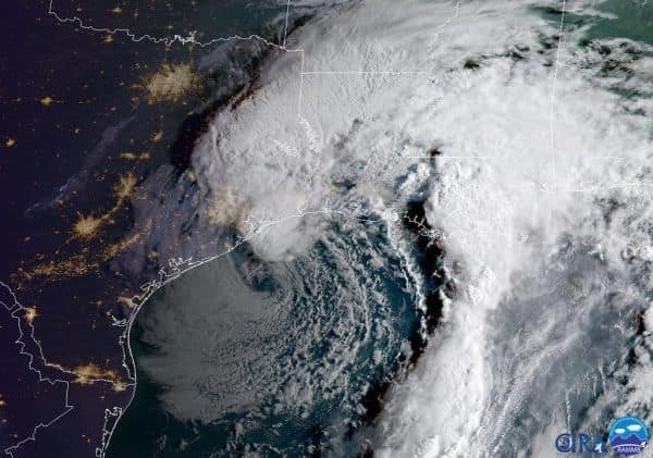 Foto de arquivo: Tempestade Tropical Edouard Fortalece à Medida que se Aproxima do Texas e da Louisiana