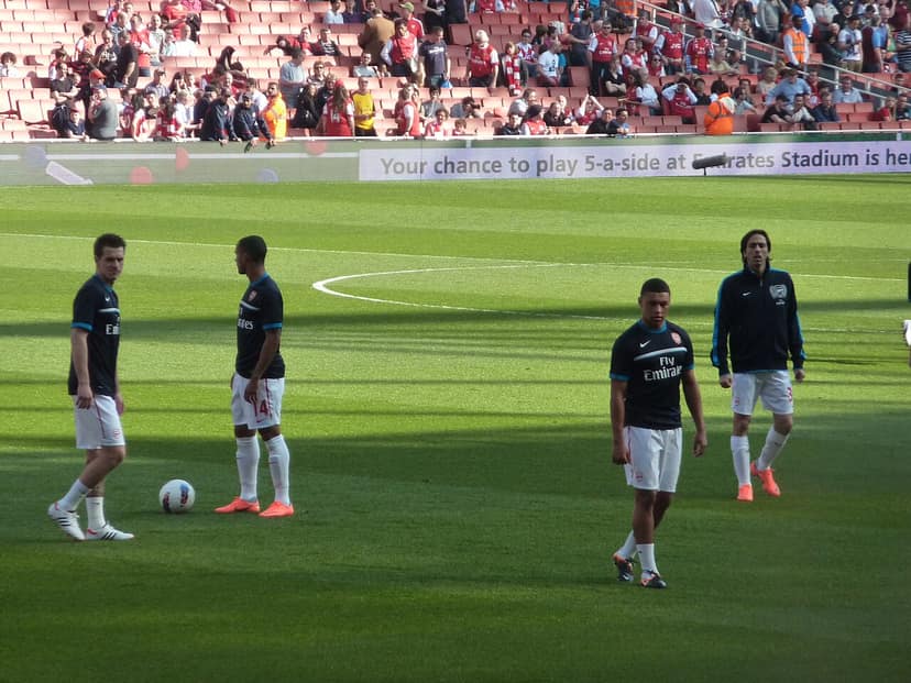 Saka leads Arsenal to narrow victory over Aston Villa