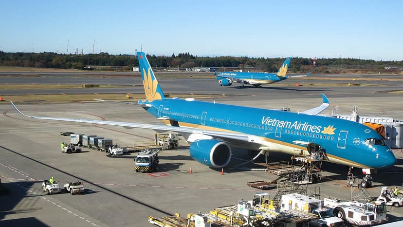 Vietnam Airlines flight returns shortly after taking off from Munich Airport