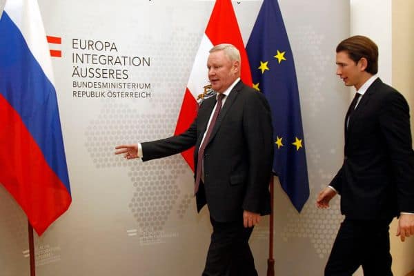 Photo d'archive: Le ministre russe des Affaires étrangères Lavrov : Les accusations d'Allemagne sont "le début d'une vraie guerre"