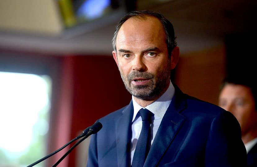 Gérald Darmanin endorses Édouard Philippe and withdraws his candidacy