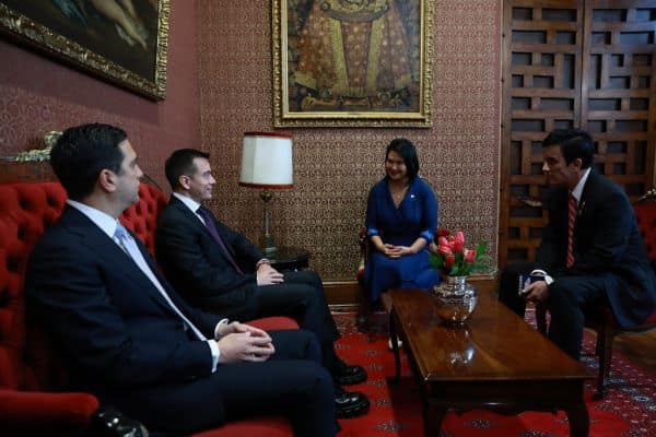 Keiko Fujimori kündigt Infrastrukturprojekte und Umstrukturierung bei Sedapal an