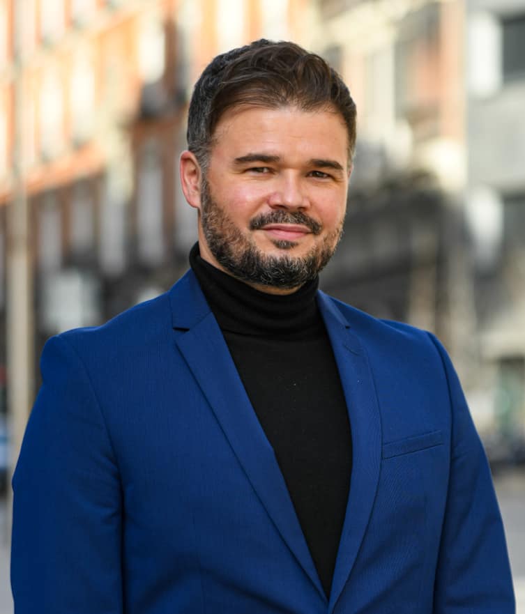 Rufián benadrukt het gebrek aan applaus van Robles voor Sánchez in het Congreso