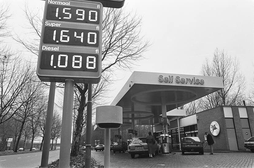 Gasoline and diesel prices drop slightly, oil prices remain under pressure