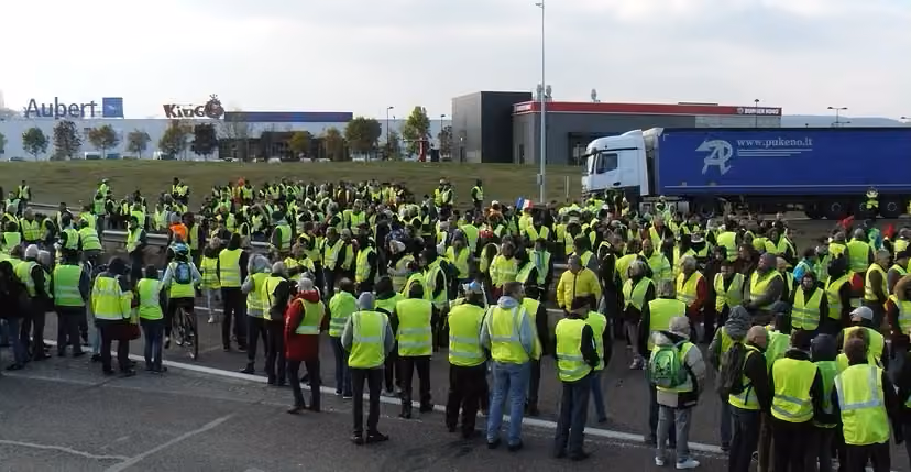 Archivbild: Frankreich: Ausgangssperren und Proteste nach Ausschreitungen geplant